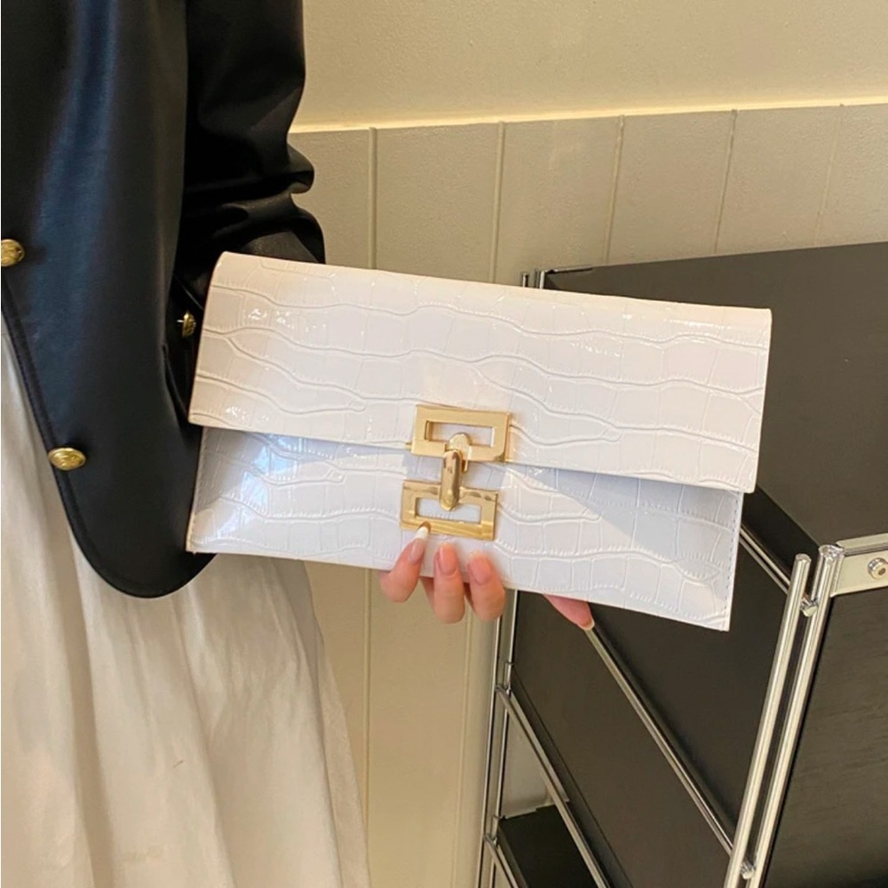 NWT Women's  White Croc-Embossed Clutch
